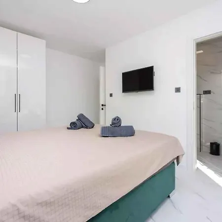 In - Insel Krk 45221 Holiday home *