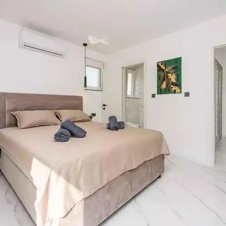 Holiday home In - Insel Krk 45221